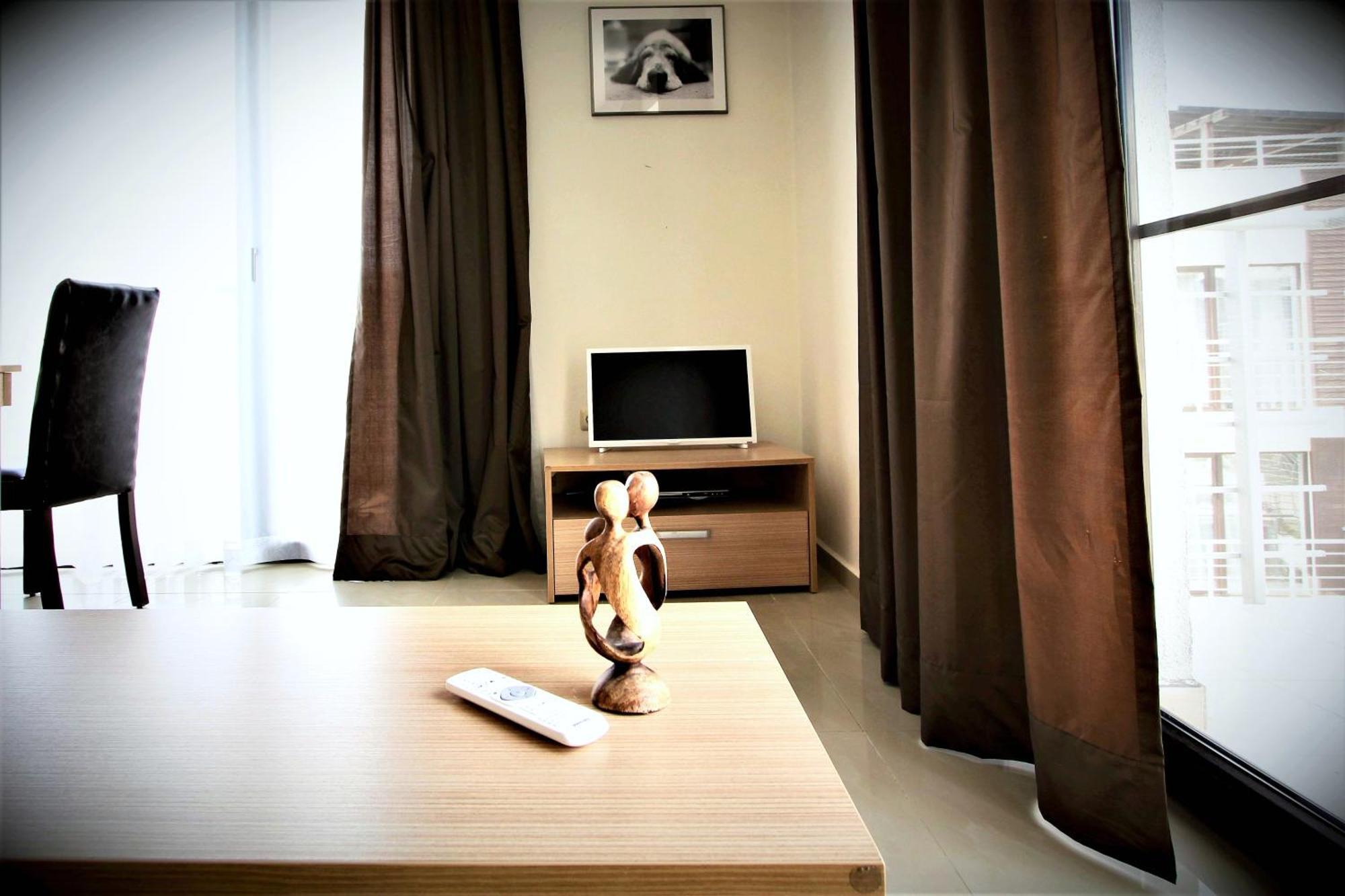 New Line Village Apartments Pantai Sunny Bagian luar foto