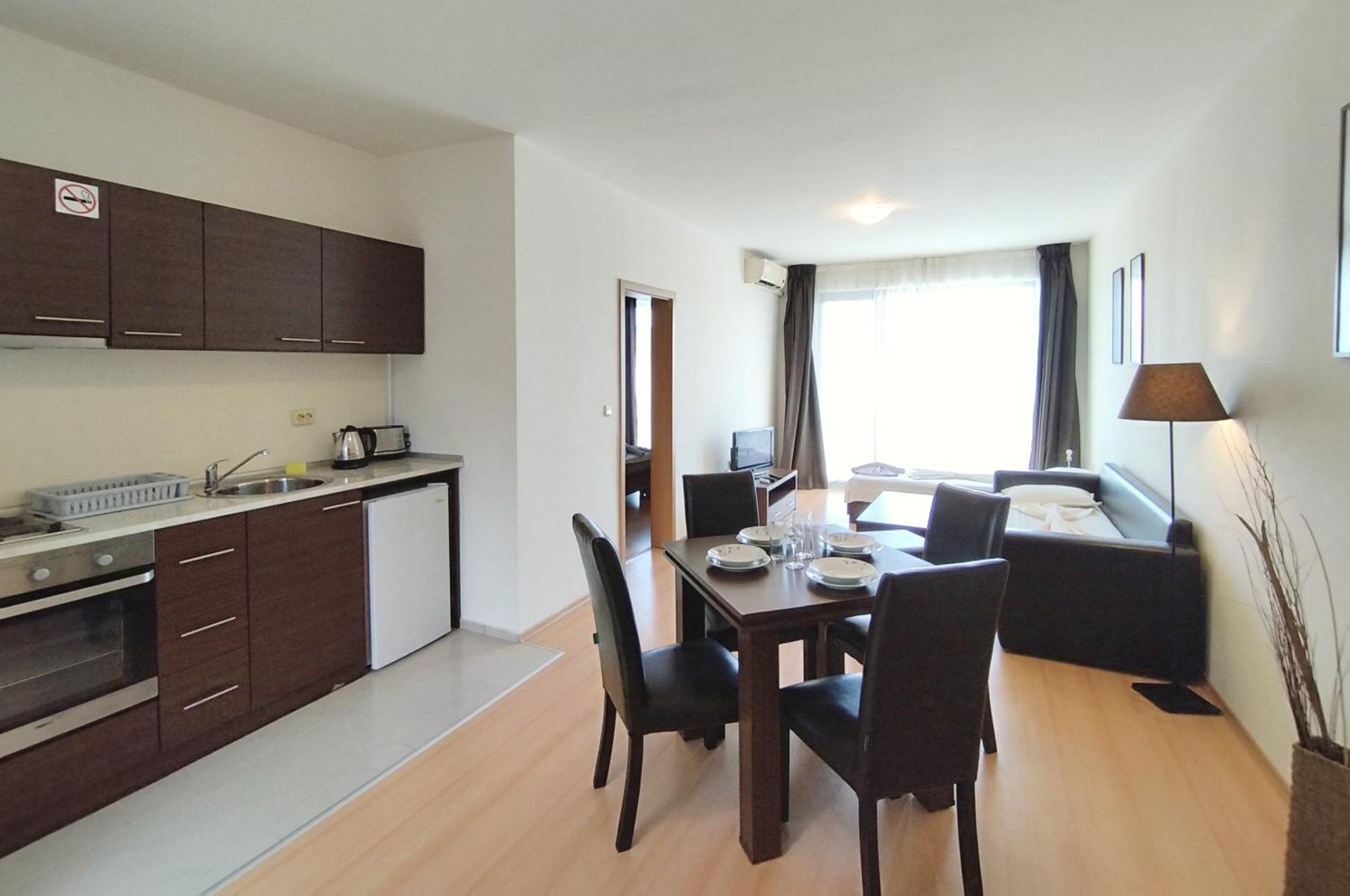 New Line Village Apartments Pantai Sunny Bagian luar foto